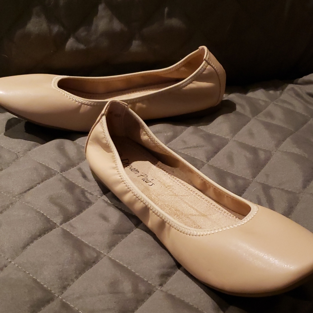 Nude ballet flats size 8. New